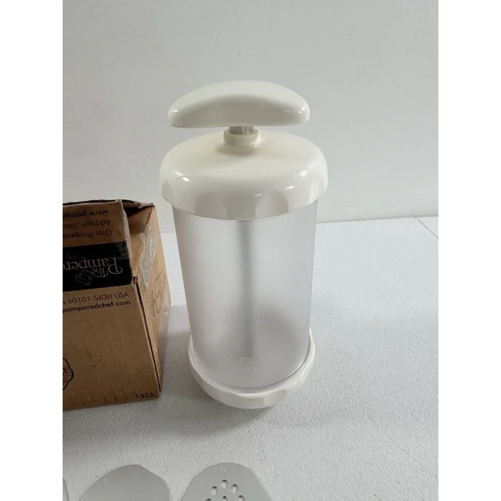 Pampered Chef Cookie Press 1526 W/ 10 Seasonal Shaped Discs New Open Box‎